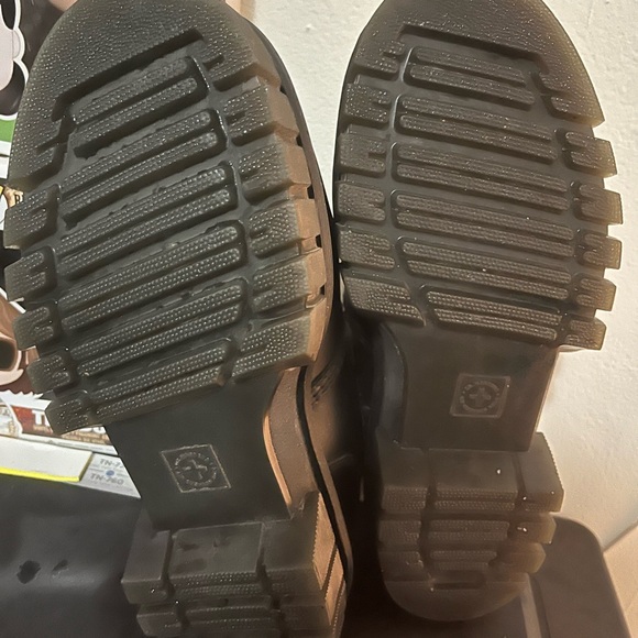 Dr Martens Air Wair AUDRICK NAPPA LUX PLATFORM MARY JANE SHOES Size 8 - Picture 6 of 12